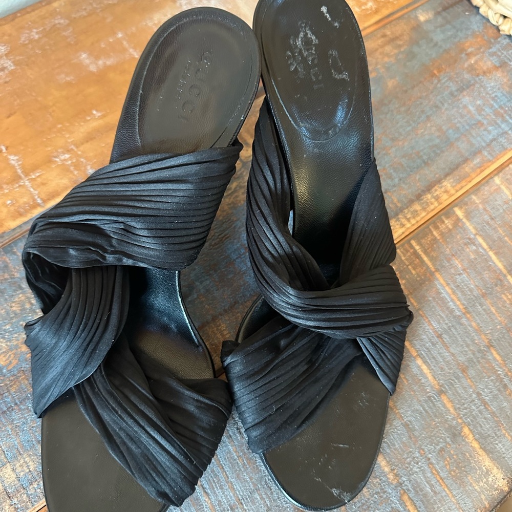 Gucci slides
